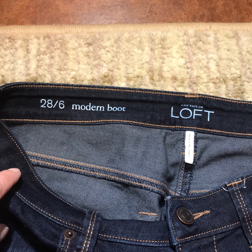 Ann Taylor Loft Modern Boot jeans 28/6 - Picture 3 of 5